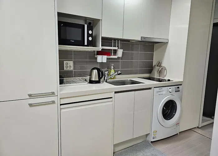 Shinnonhyeon Neat House Apartment *