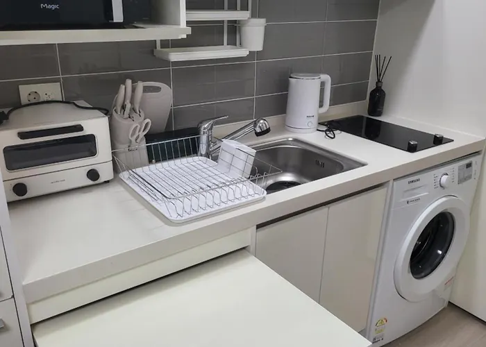 Shinnonhyeon Neat House Apartment Seoul